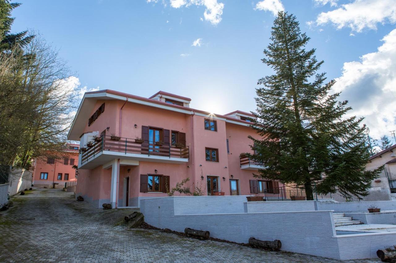 Il Moscardino Country Resort แซร์รา ซาน บรูโน ภายนอก รูปภาพ